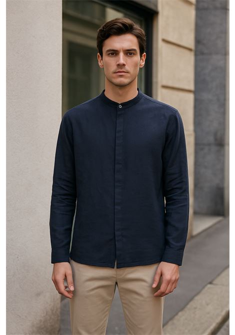 Alpha Studio's AU-1461L 1001 shirt is made of midnight blue linen with long sleeves and a mandarin collar for a minimal, refined look perfect for summer. ALPHA STUDIO |  | AU-1461L1001